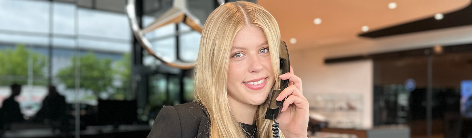 1640x480_Header_Ausbildung_Kauffrau_Dialog.jpg